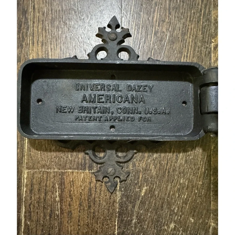 Vintage Antique Cast Iron Wall Mount Dazey Americana Can Opener